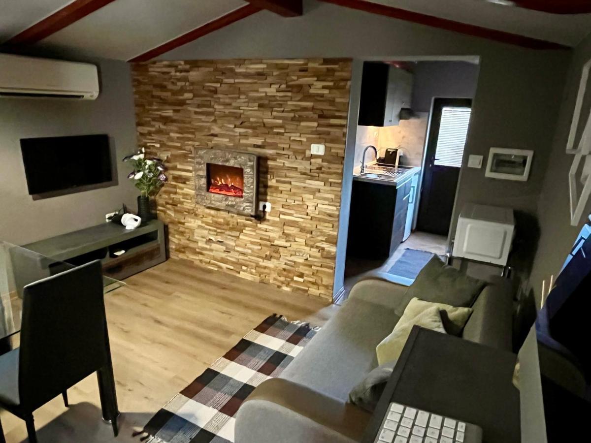 סטרוניאן Apartment Eos מראה חיצוני תמונה