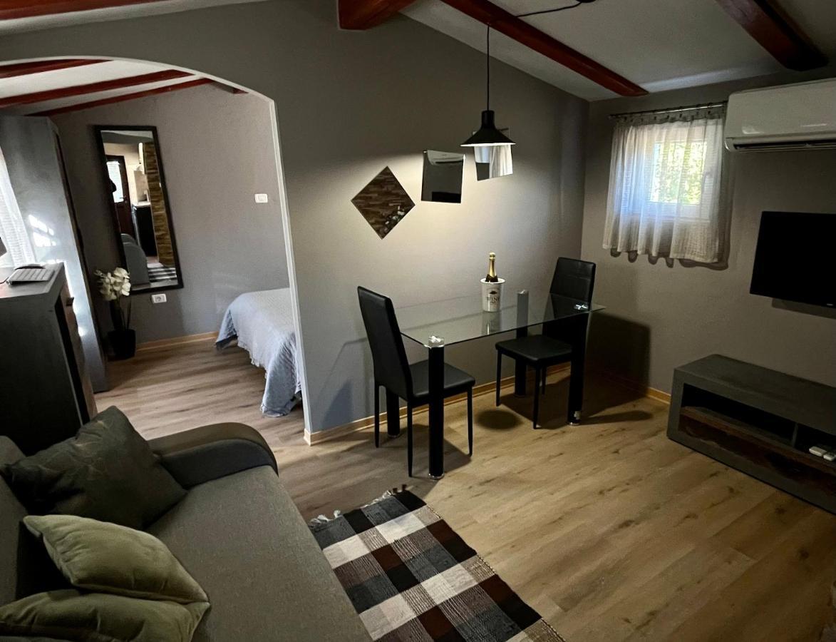סטרוניאן Apartment Eos מראה חיצוני תמונה